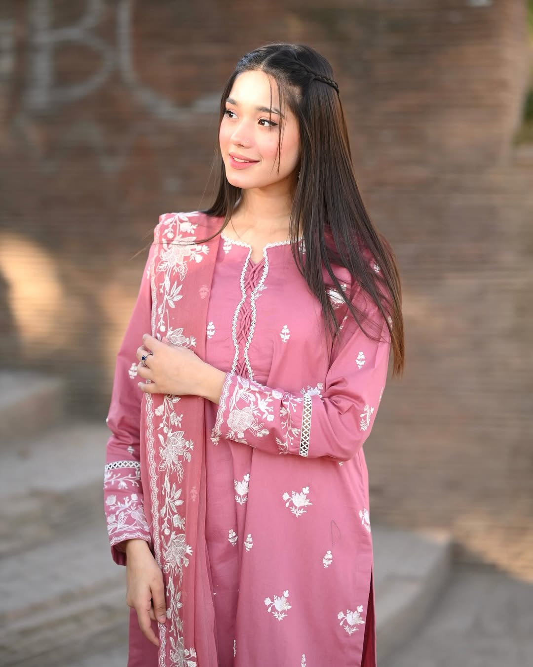 NAZNEEN Embroidered 3PC Lawn Suit