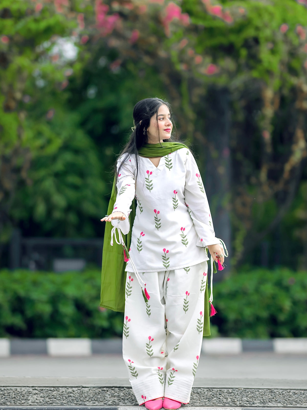 AROOSH Printed 3PC Farshi Suit