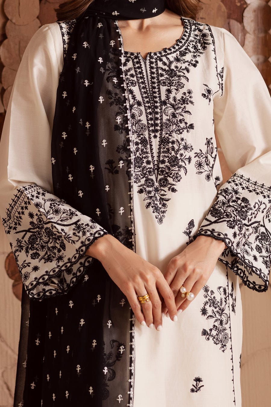 WHITE PEARL EMBROIDERED 3PC