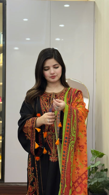 INAYA EMBROIDERED 3PC
