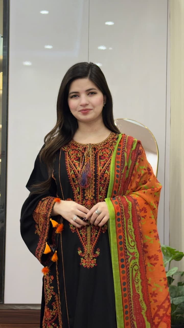 INAYA EMBROIDERED 3PC