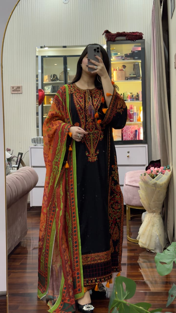 INAYA EMBROIDERED 3PC
