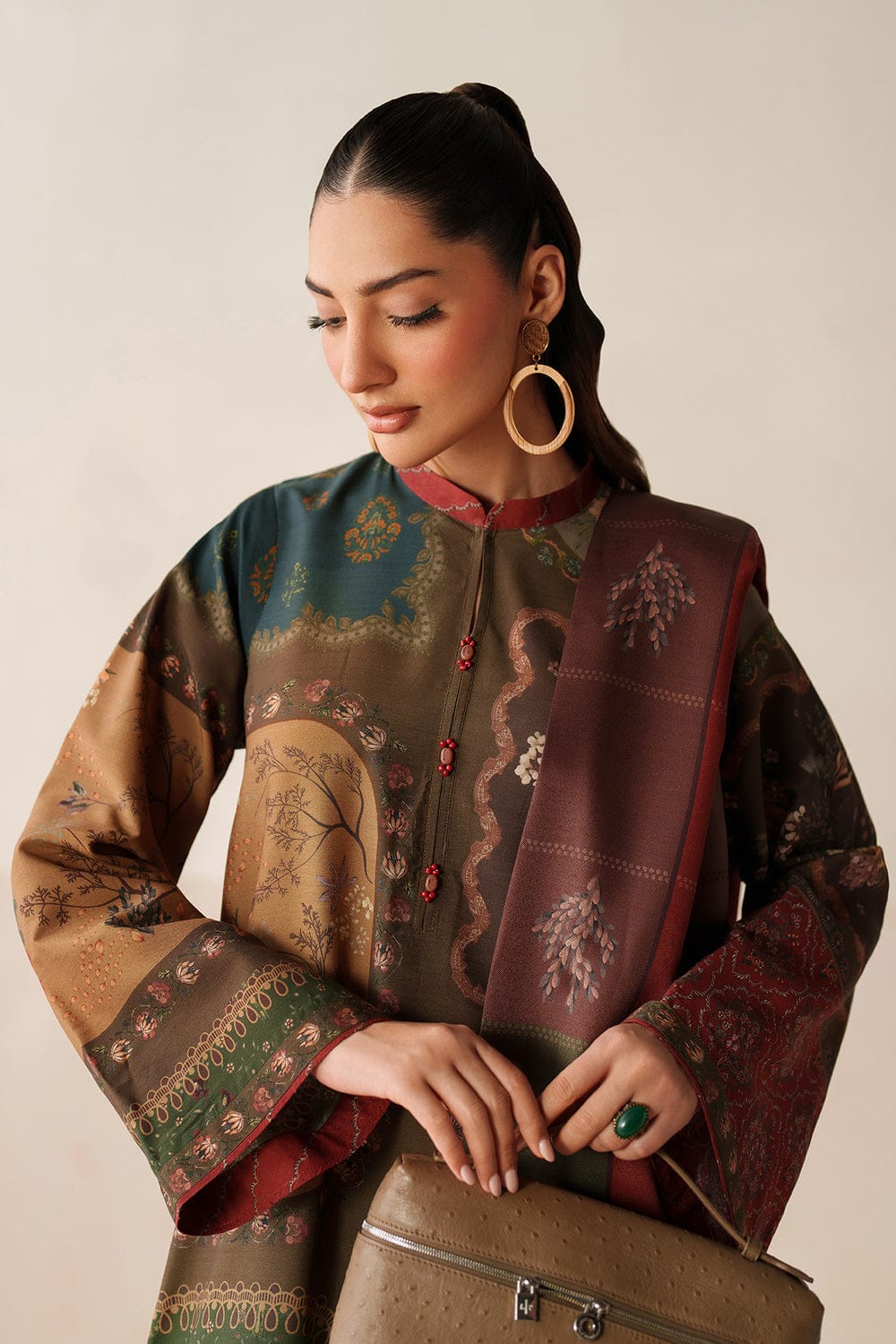 “Regal Heritage” – Poly Silk 3-Piece